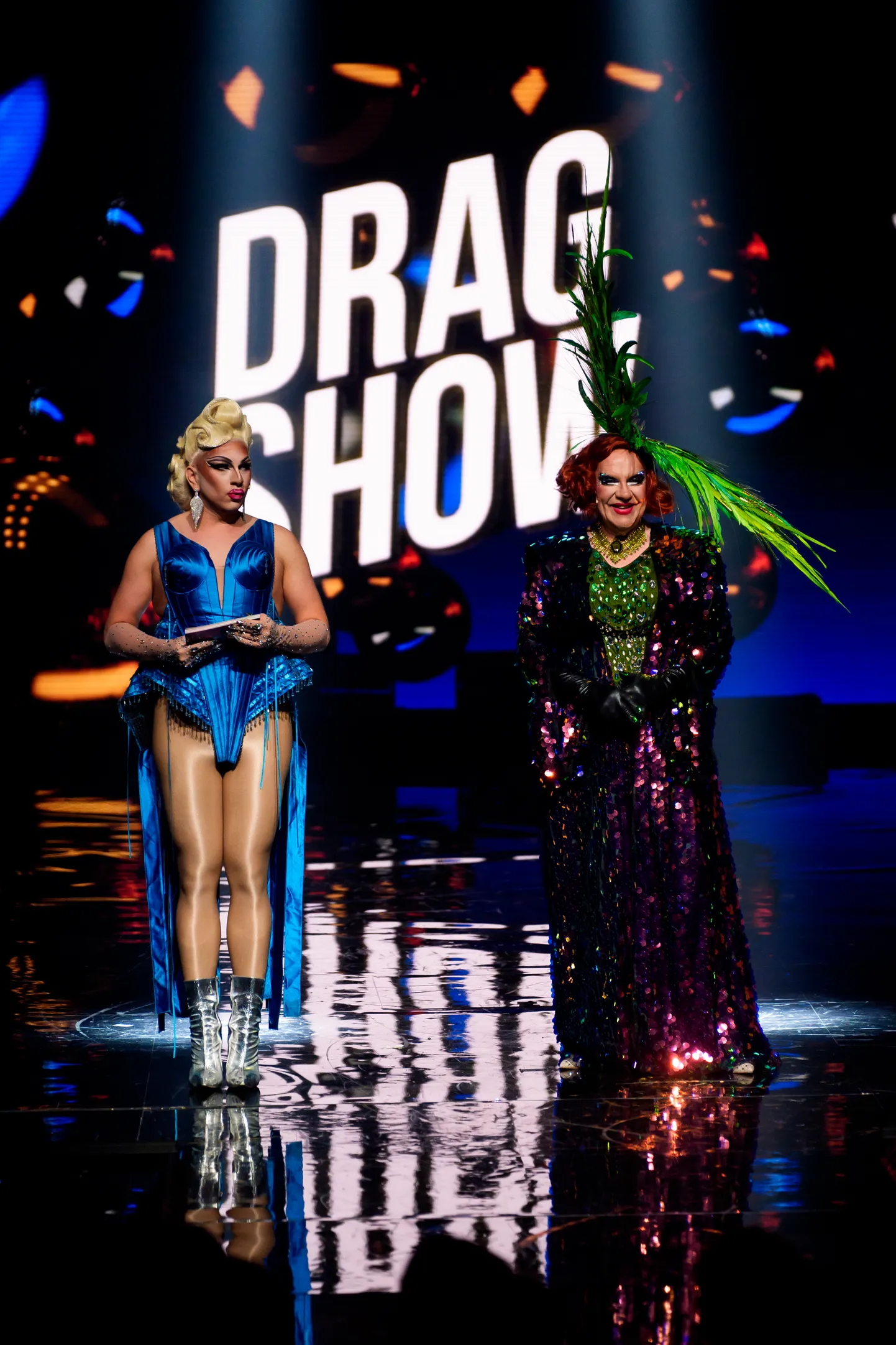 Menukas identiteedikabaree «DRAG SHOW vol 4» jõudis aastavahetusel Eesti Draamateatri lavale.