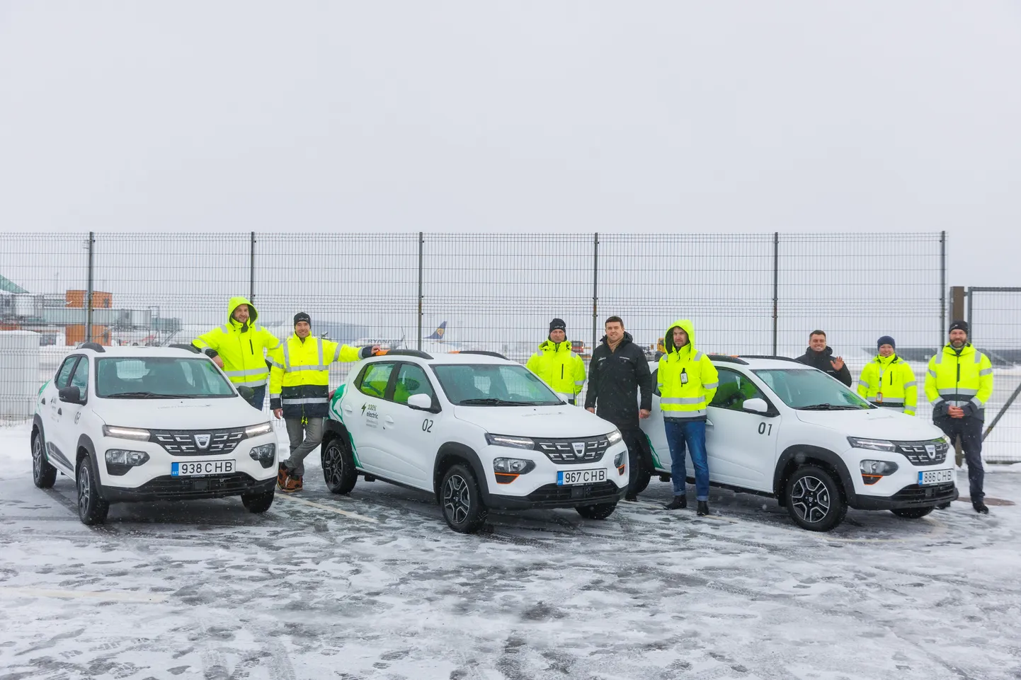Lennujaama saabusid elektriautod.