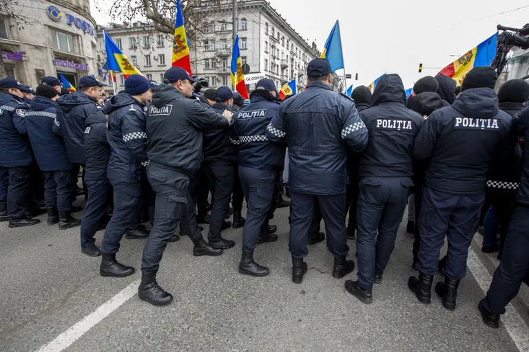 Протесты в Кишиневе 28 февраля 2023 года привели к стычкам с полицией.