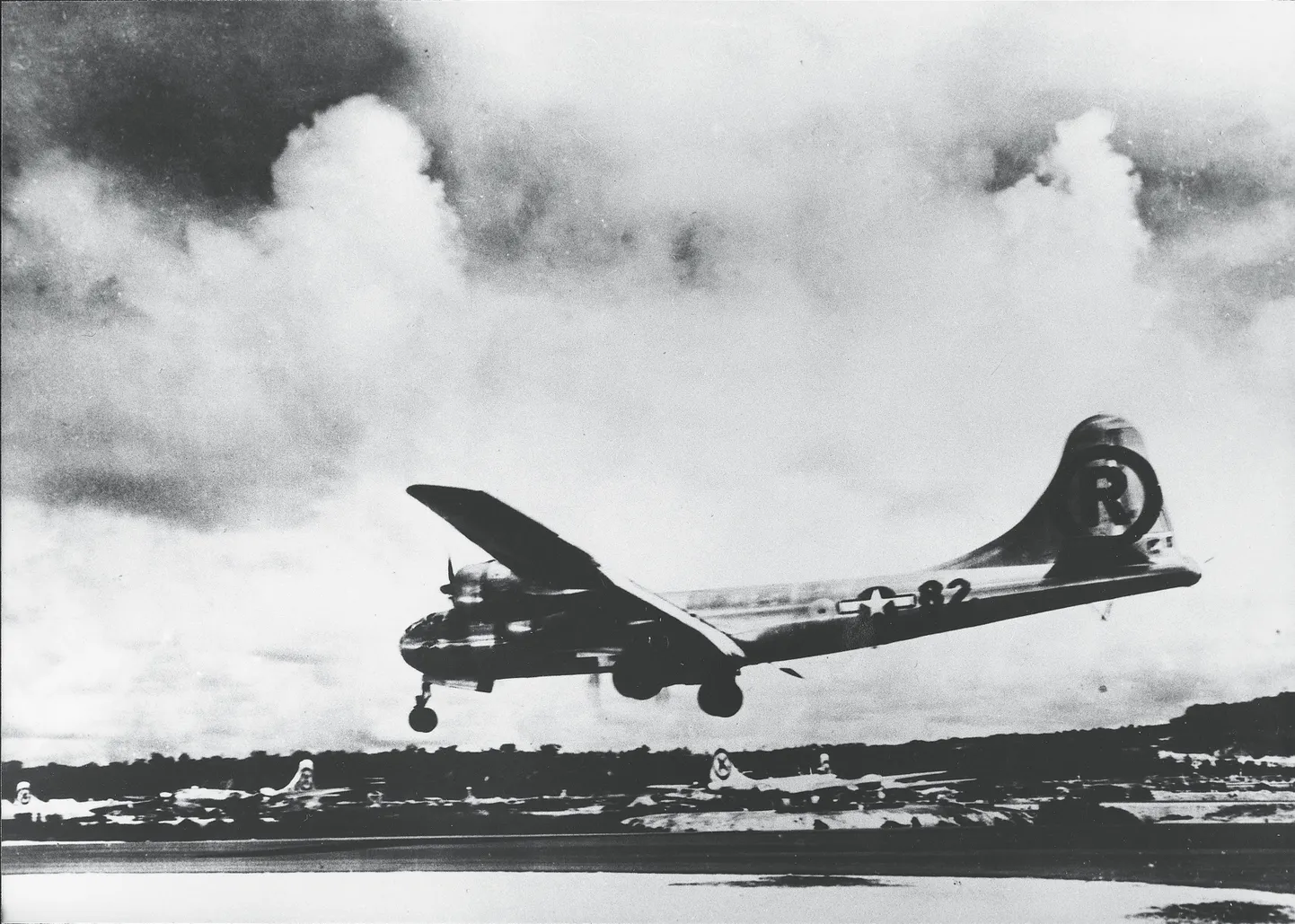 Ühendriikide pommitaja B29 Enola Gay. Foto on illustratiivne.