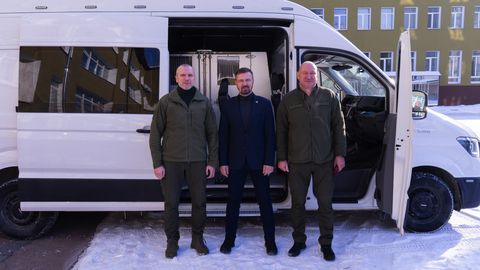 Vanglateenistus kinkis Ukrainale Tartus kinnipeetavaid vedanud saatebussi