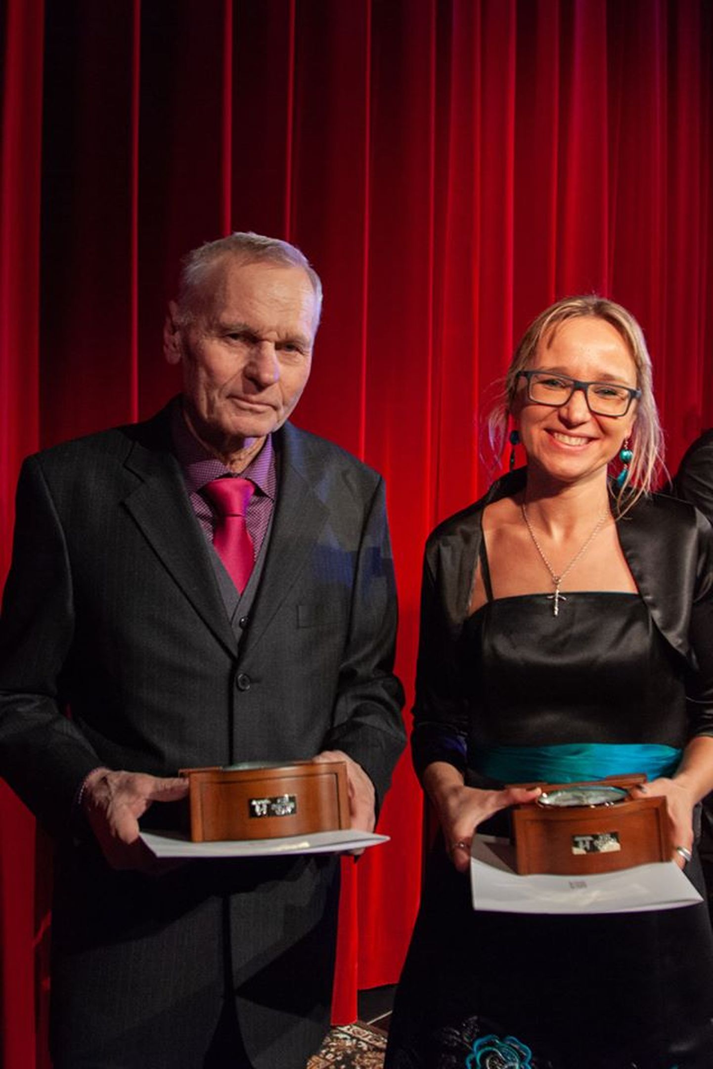 Jüri Vaga ning Anneli Viherpuu-Berens pälvisid Aasta Kolleegi tiitlid.