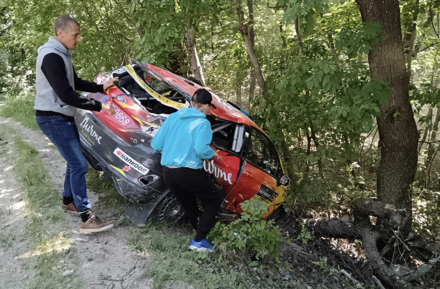 Mark-Egert Tiits ja Rainis Raidma sõitsid Ungari rallil teelt välja.