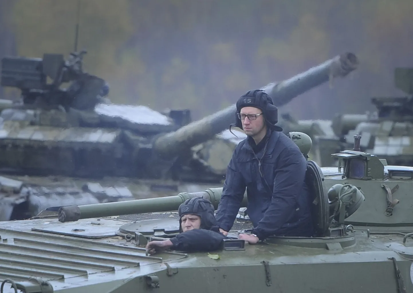 Arseni Jatsenjuk käis selle nädala alguses Lvivis sõduritega kohtumas ja varustust üle vaatamas.