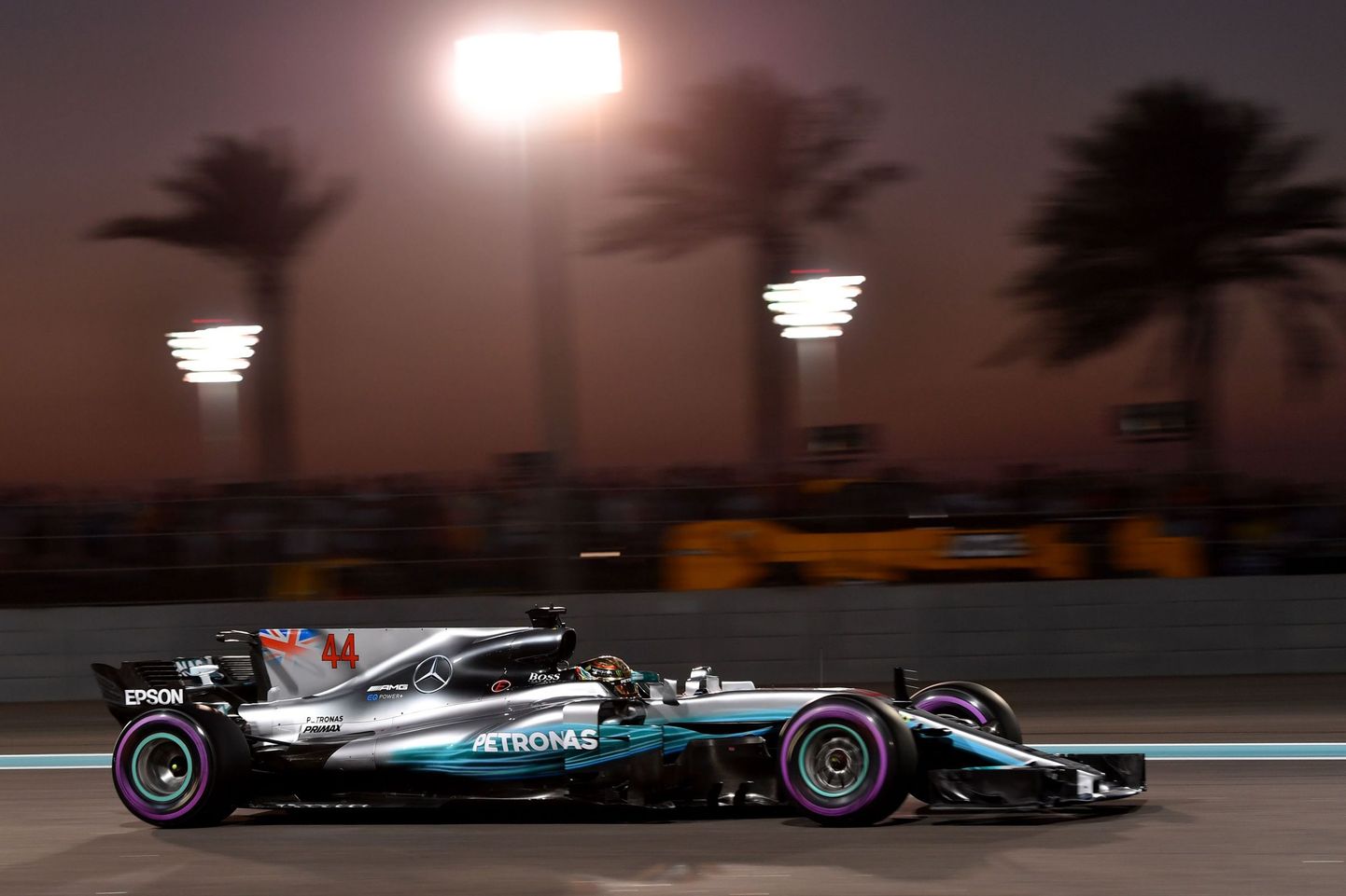 Lewis Hamilton Abu Dhabi ringrajal.