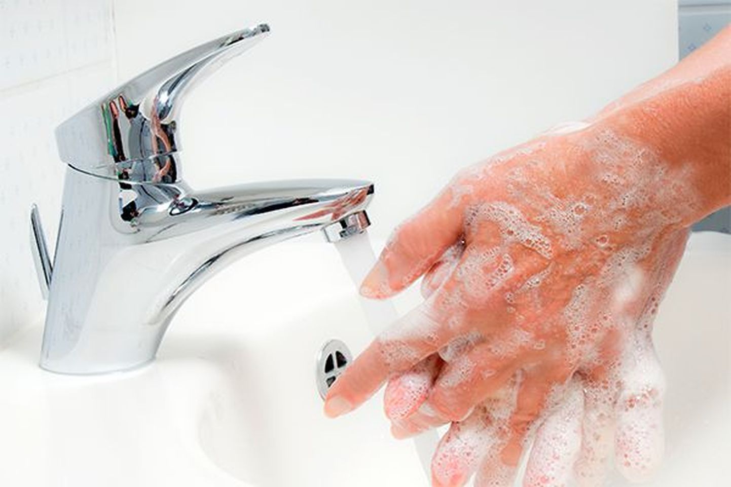 мытье рук с мылом
