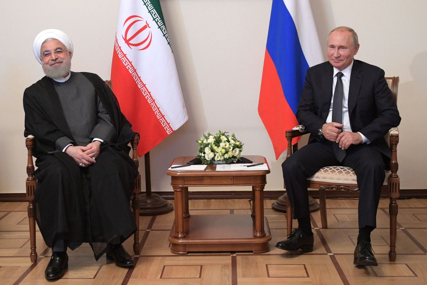Президент России Владимир Путин встречался с иранским президентом буквально на днях, 1 октября в Ереване.