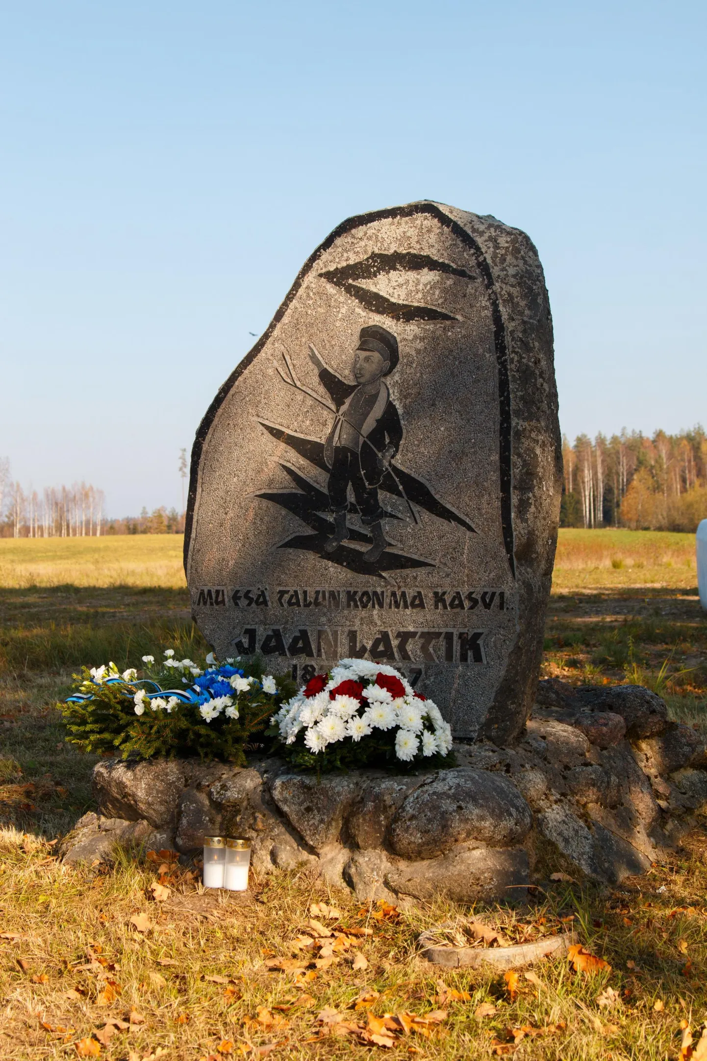 Lüllemäe, 20.10.2016 Jaan Lattiku mälestusjooks ja kõnd suurmehe mälestuskivi juurest. Jaan Lattik oli Karula vallast pärit riigitegelane. Foto Arvo Meeks/Valgamaalane FOTO: Arvo Meeks/Valgamaalane
