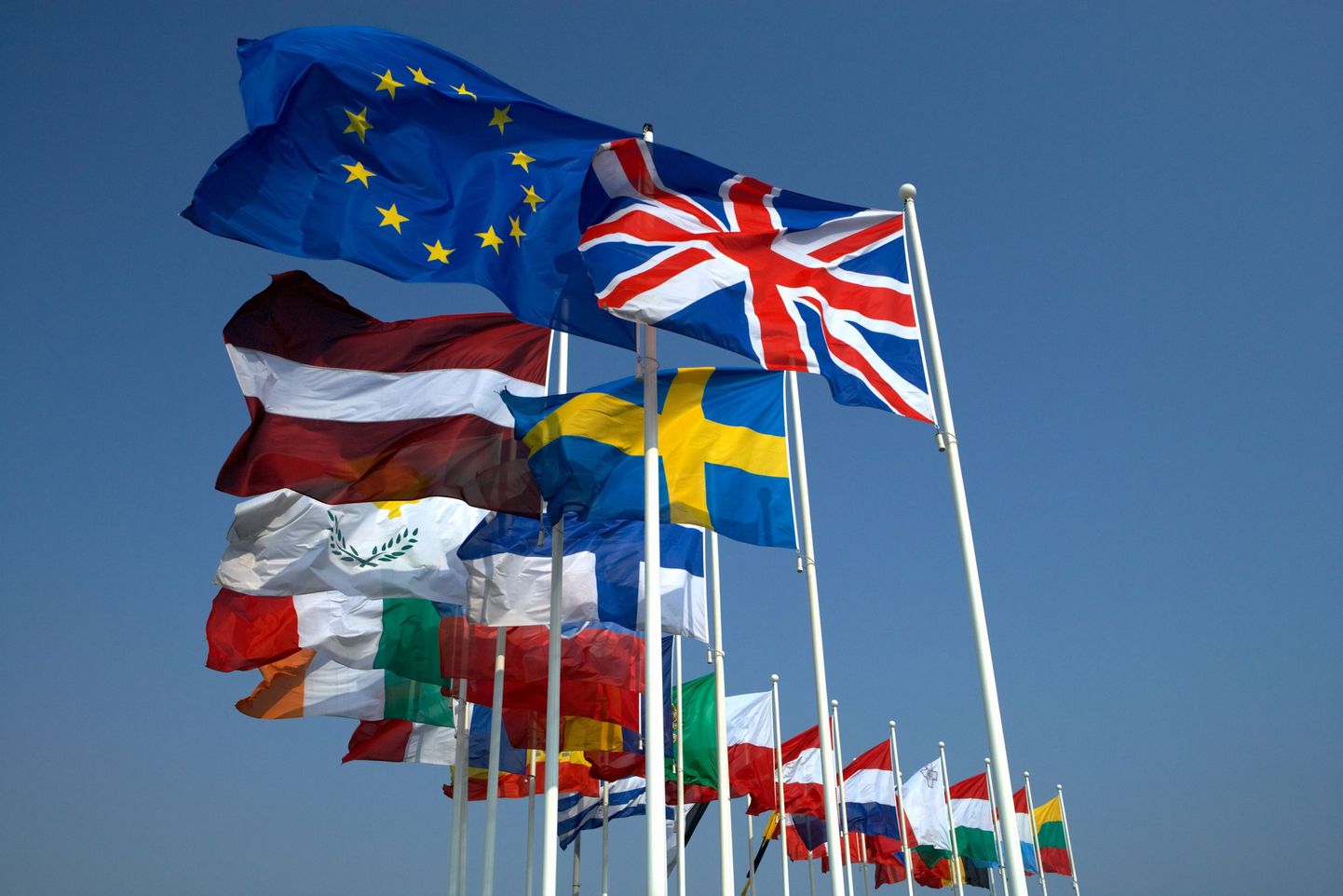 Флаги государств Европы.