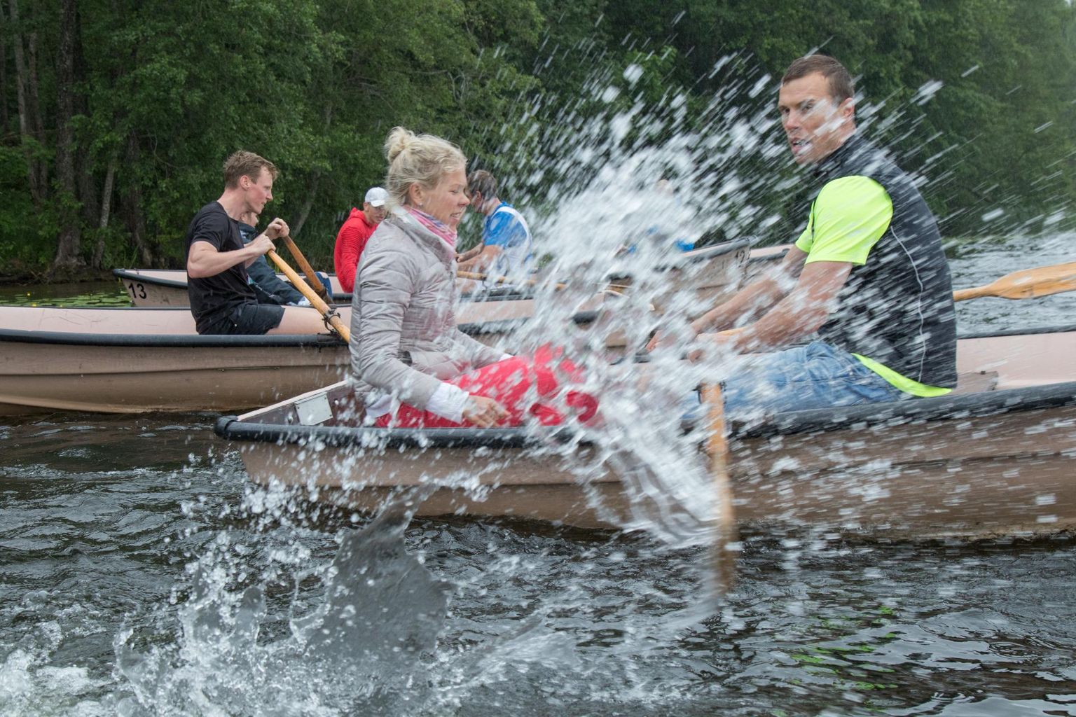 Täna kell 12 peetakse Viljandi järvel rahvapaatide võistlust «Folgi paadimees», kuhu on oodatud kõik.