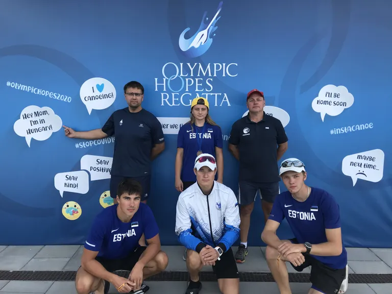 Noortekoondis ja treenerid Olympic Hopes võistlusel.