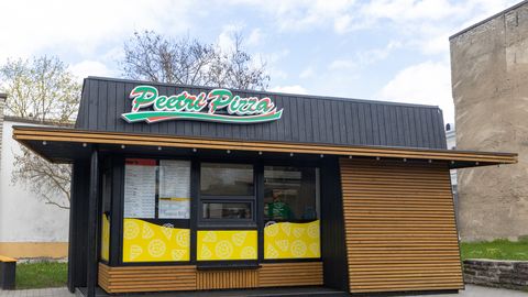 Заказ на выброс: пицца от эстонского рэпера Gameboy Tetris из Peetri Pizza оставила клиентку голодной