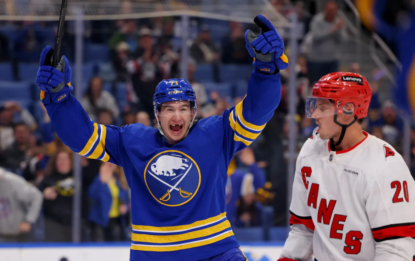 NHL spēlētājs Raiens Makleods