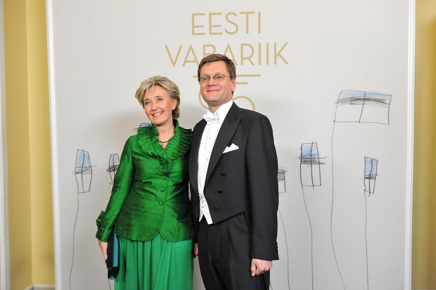 Riigikogu liige Marianne Mikko abikaasaga.