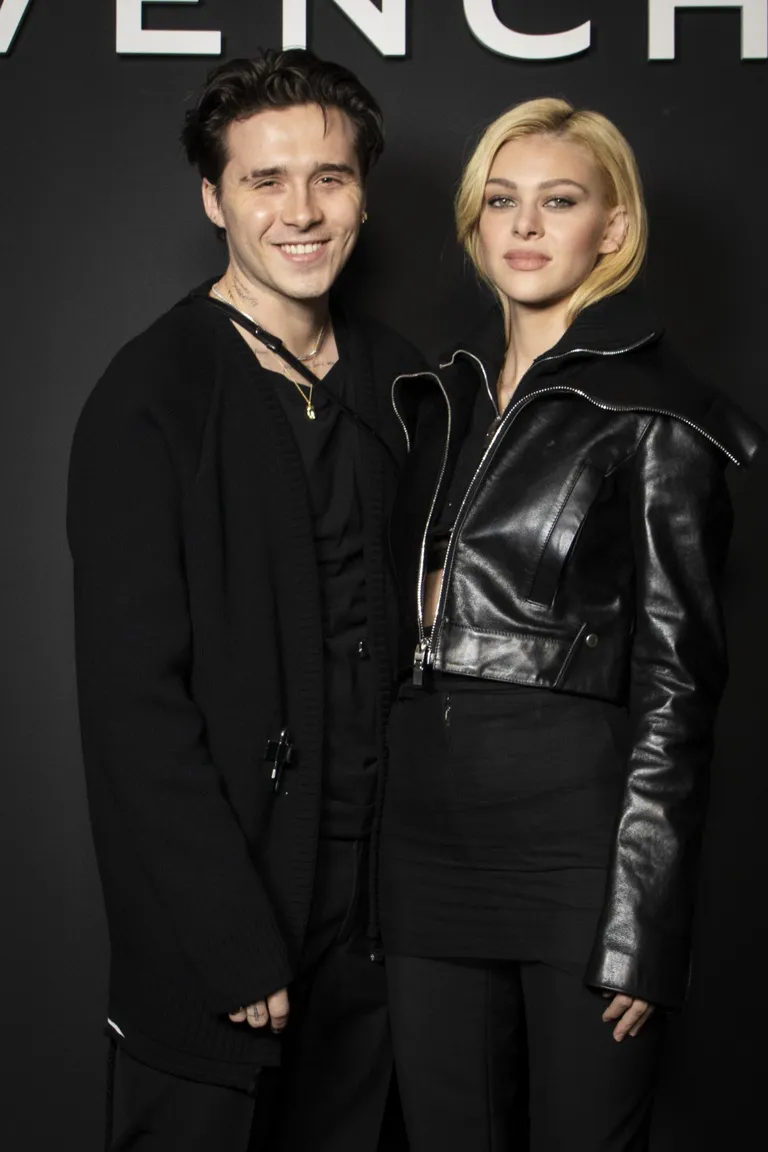 Brooklyn Beckham ja tema abikaasa Nicola Peltz. (Photo by Vianney Le Caer/Invision/AP)