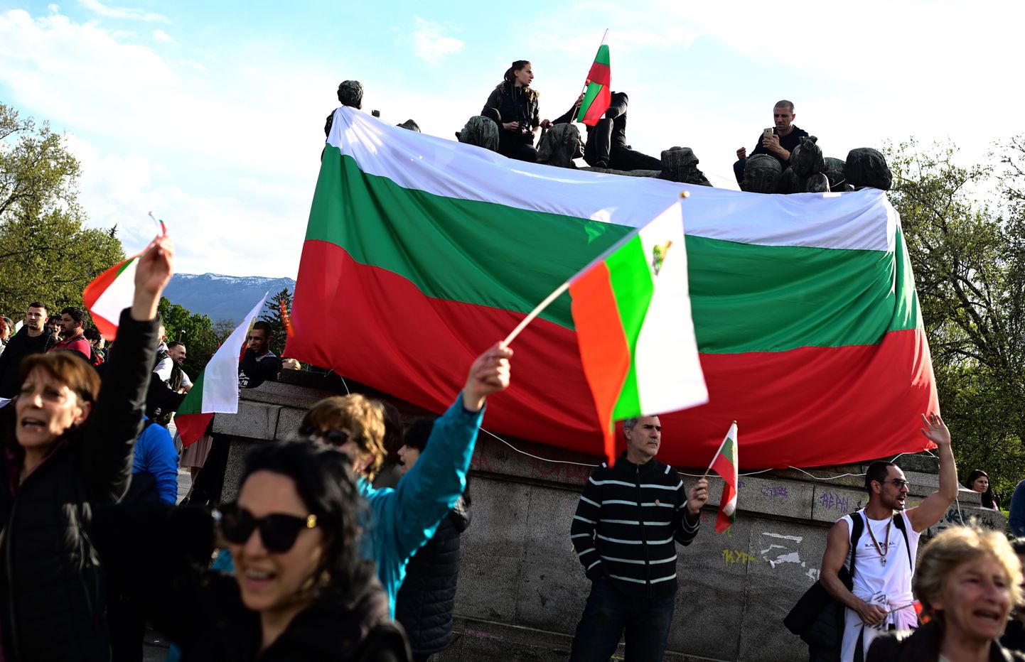 Kõige kiiremini kahaneb järgnevatel aastakümnetel Bulgaaria rahvastik. Fotol Bulgaria lipud.
