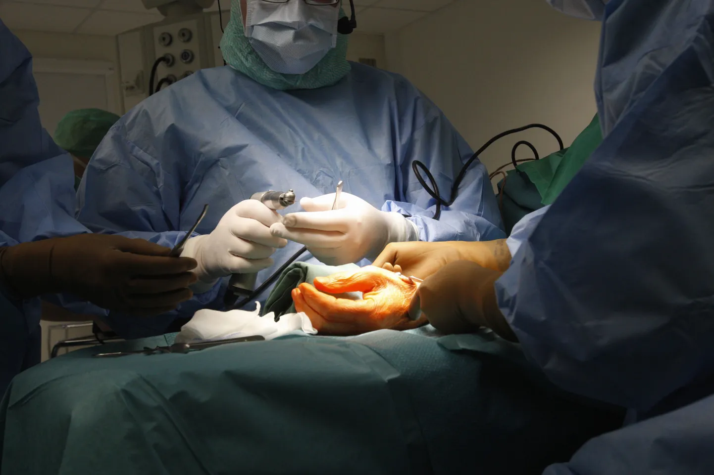 Kirurgi amet on CareerCas.comi koostatud srtessirohkemate ametite edetabelis 4.kohal.