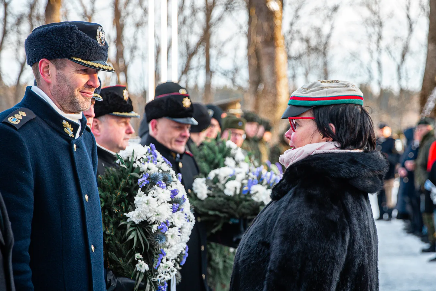 Ida prefekt Tarvo Kruup ja Narva linnapea Katri Raik kohtusid Eesti iseseisvuspäevale pühendatud pidulikul üritusel ning arutasid omavahel ka Ukraina põgenike teemat. Eesti Vabariigi aastapäevast sai ühtlasi Ukraina sõja alguspäev.