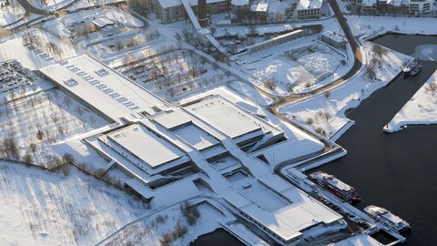 Provintslikud põmmpead lasevad linnahalli hukka