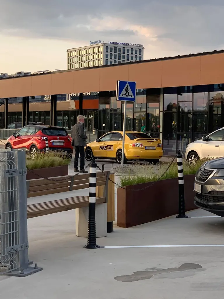 Fake Taxi у Таллиннского аэропорта