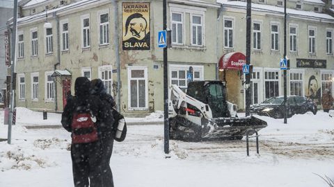 MEEST SÕNAST ⟩ Linnavõim teeb ise kõik Tallinna kõnniteed puhtaks