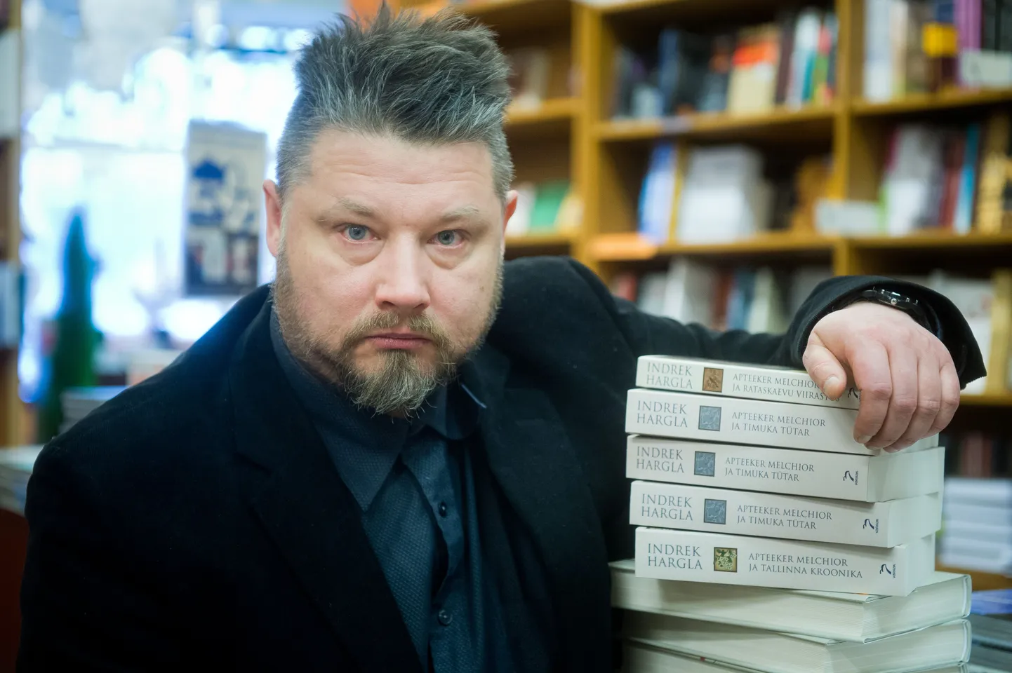Как писал Чехов: «В человеке должно быть все прекрасно: и лицо, и одежда, и душа, и мысли». На снимке – писатель-патриот Индрек Харгла. Фото иллюстративное.