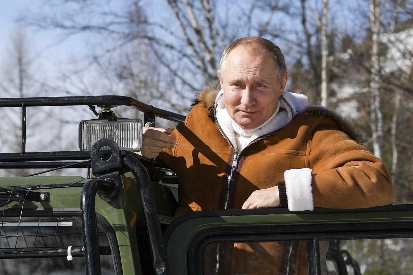 President Vladimir Putin tänavu märtsis Siberis, kus ta proovis kätt maastikuauto roolis.
