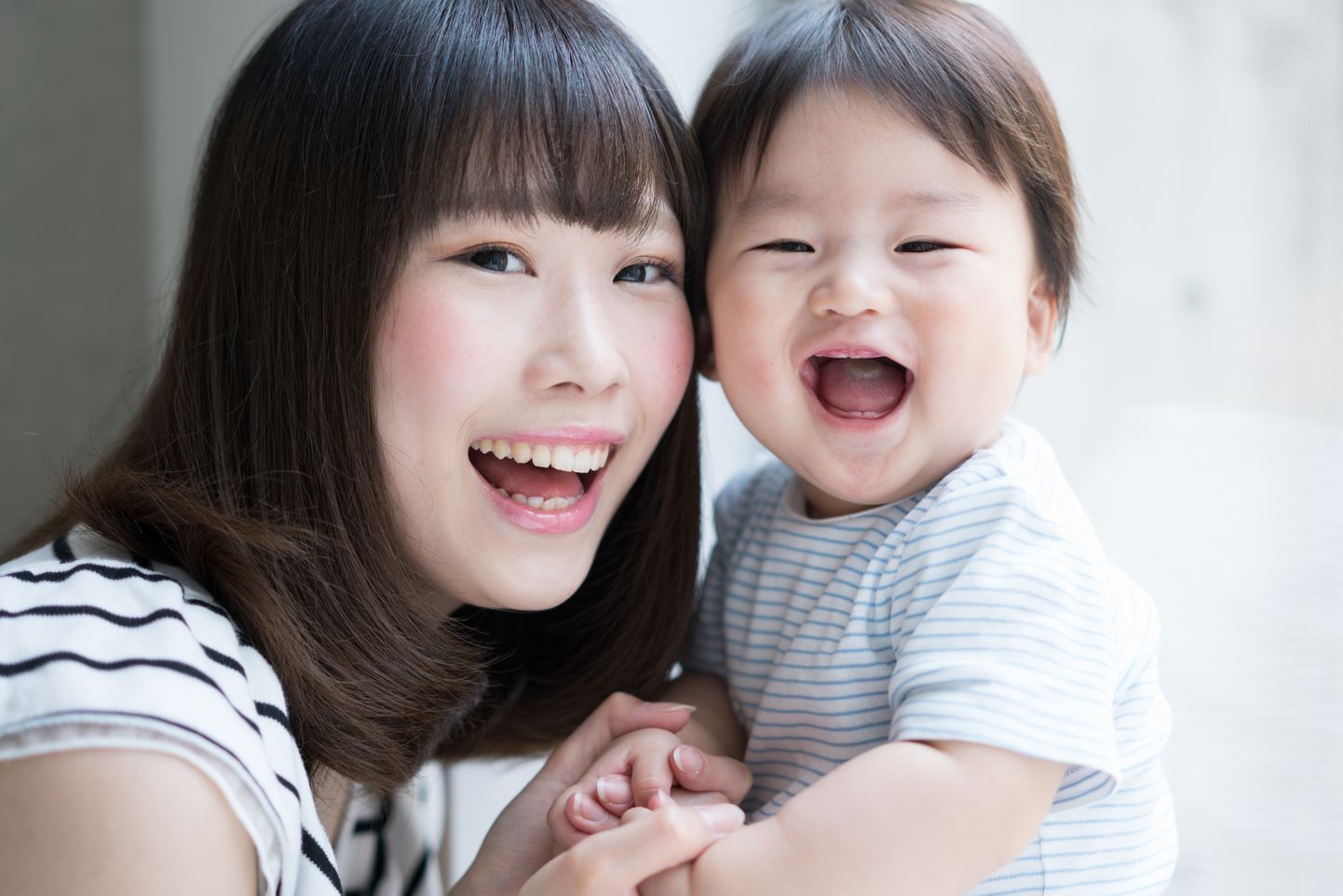Японская мать с ребенком. Иллюстративное фото.