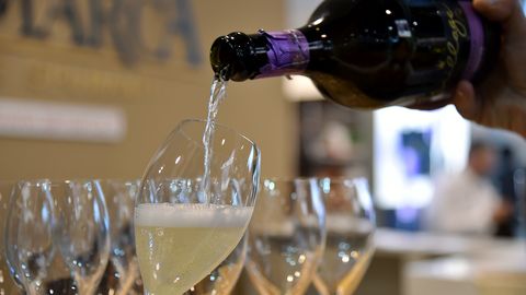 KULTUURISÕJA UUS LAHING ⟩ Itaalia minister nõuab alkoholivabadelt jookidelt sõna «vein» eemaldamist