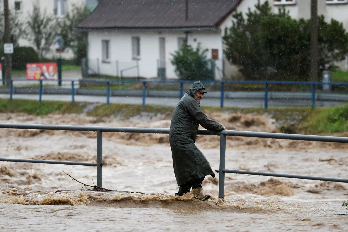 Opava linnas on palutud kodudest lahkuda kuni 10 000 inimesel.