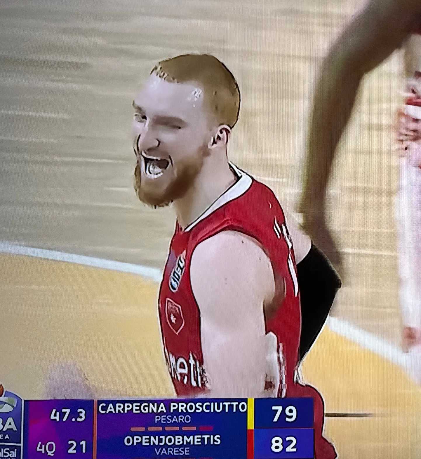 Nico Mannion Varese särgis.