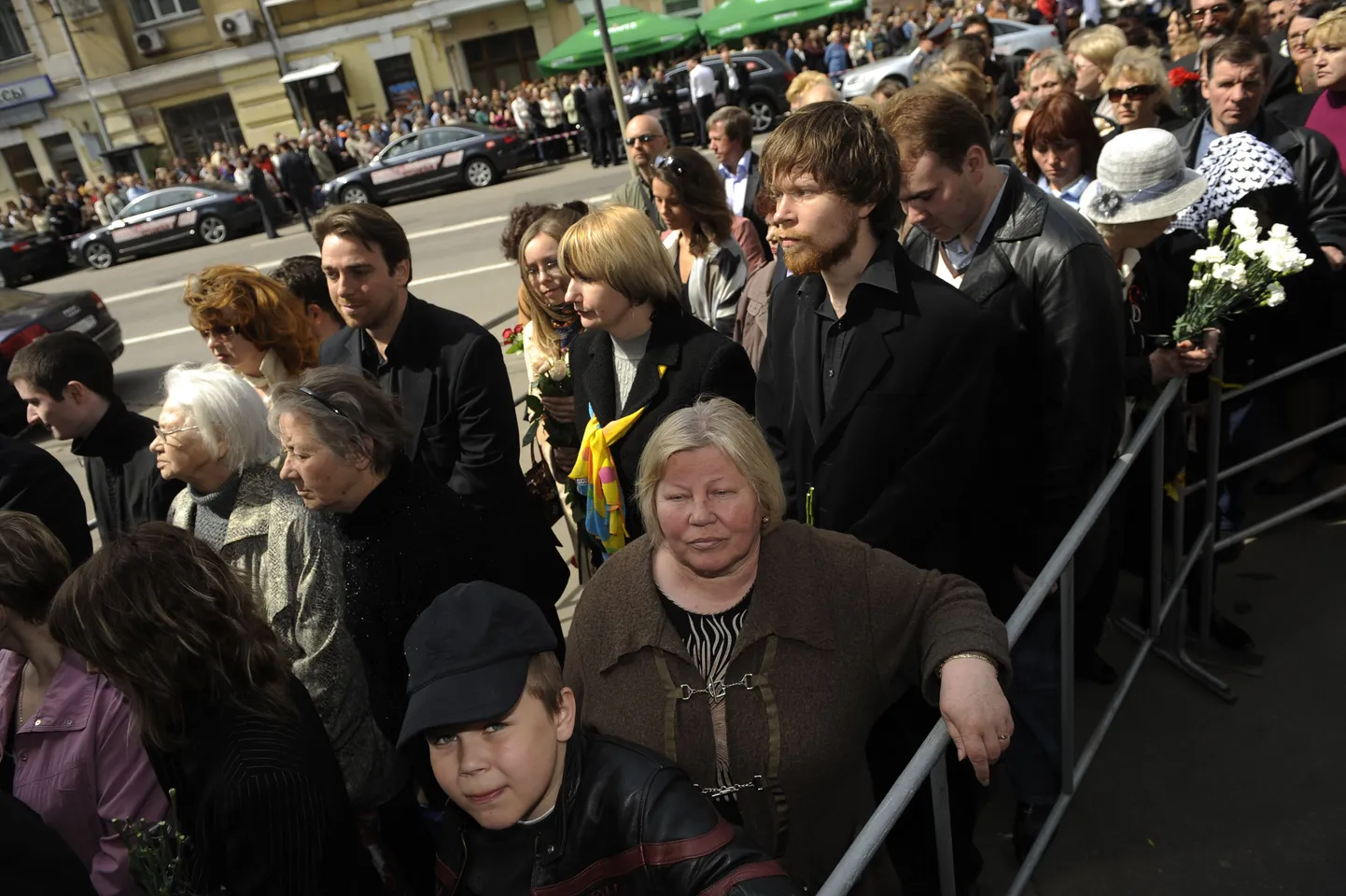 Tuhanded inimesed tulid täna Lenkomi teatrisse, et jätta hüvasti näitleja Oleg Jankovskiga.