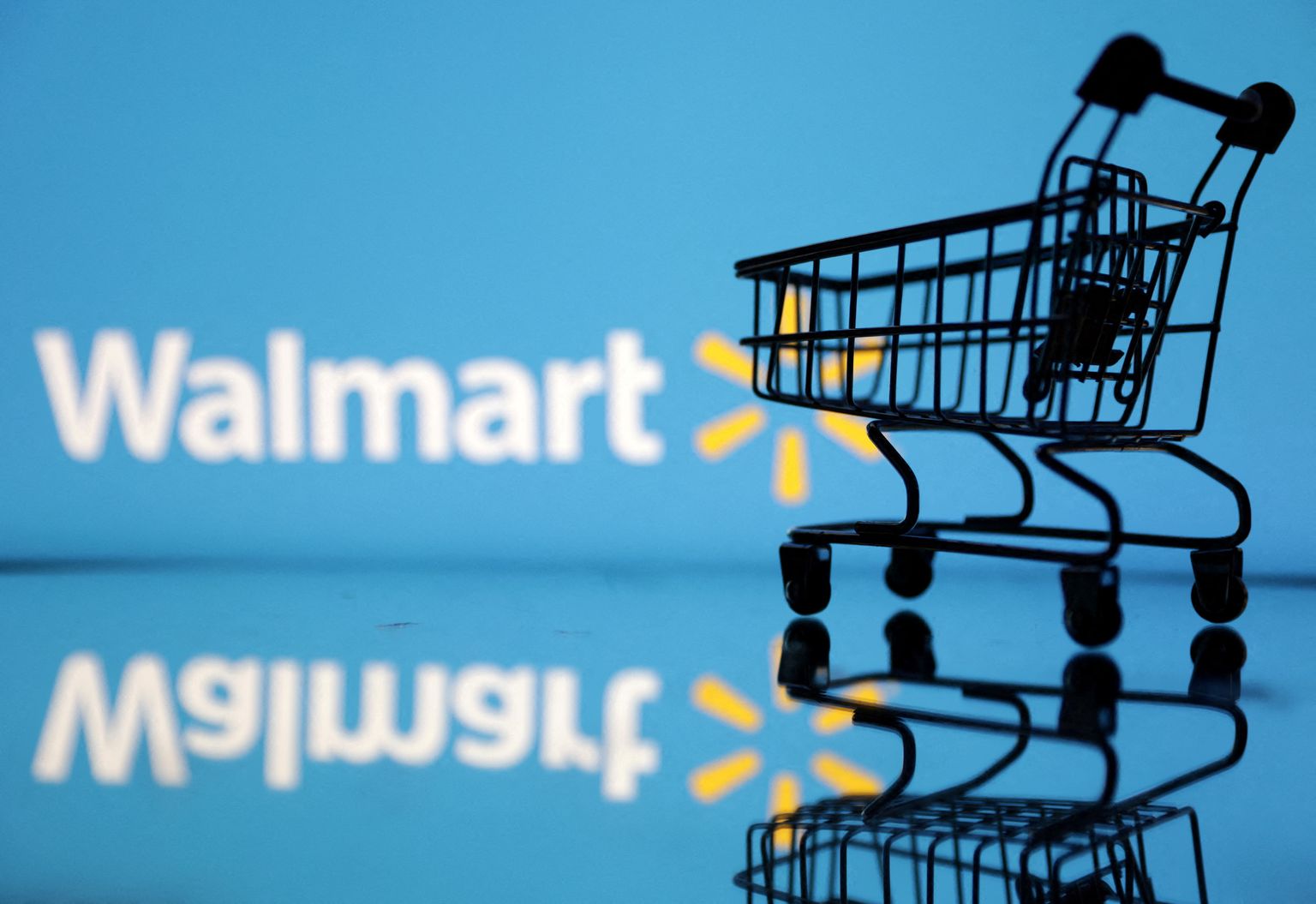 Toiduainete ja bensiini hinnatõus jätab tarbijatele vähem raha muudeks ostudeks, mille tagajärjel kannatab suure laovaruga Walmart