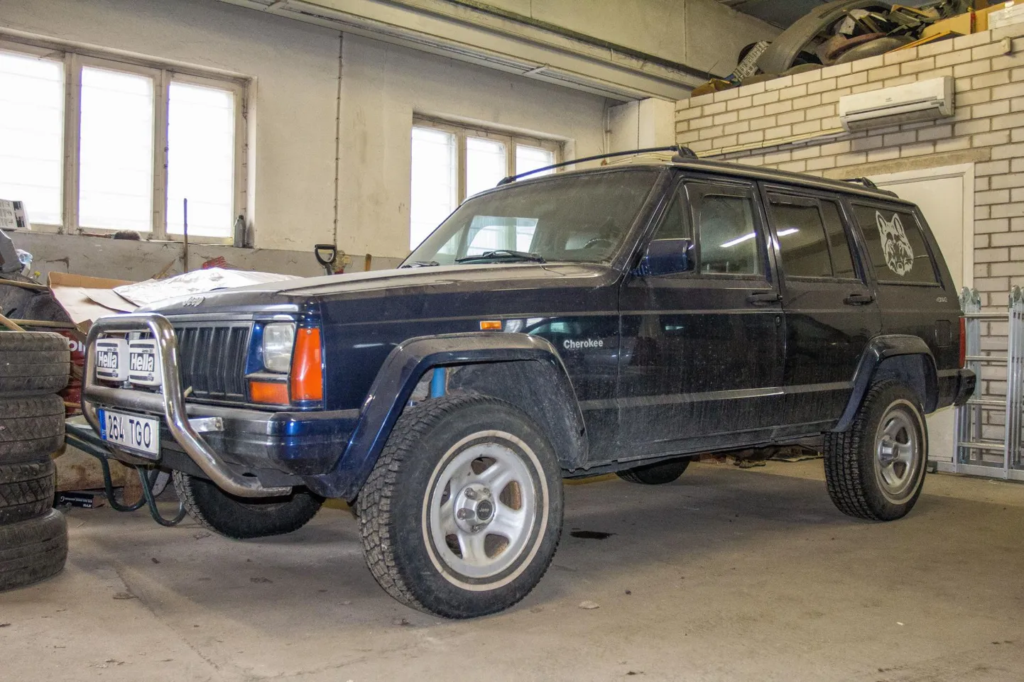 Этот Jeep Cherokee был конфискован у Владимира в 2013 году.