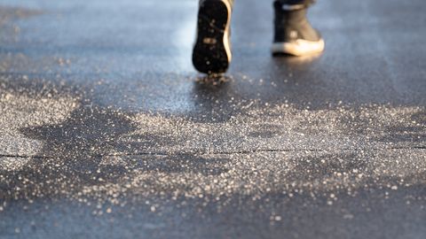 VIDEO ⟩ Kārļa Ulmaņa gatvē notriekts gājējs