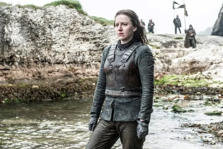 Kaader seriaalist «Troonide mäng». Pildil Gemma Whelan Yara Greyjoy rollis