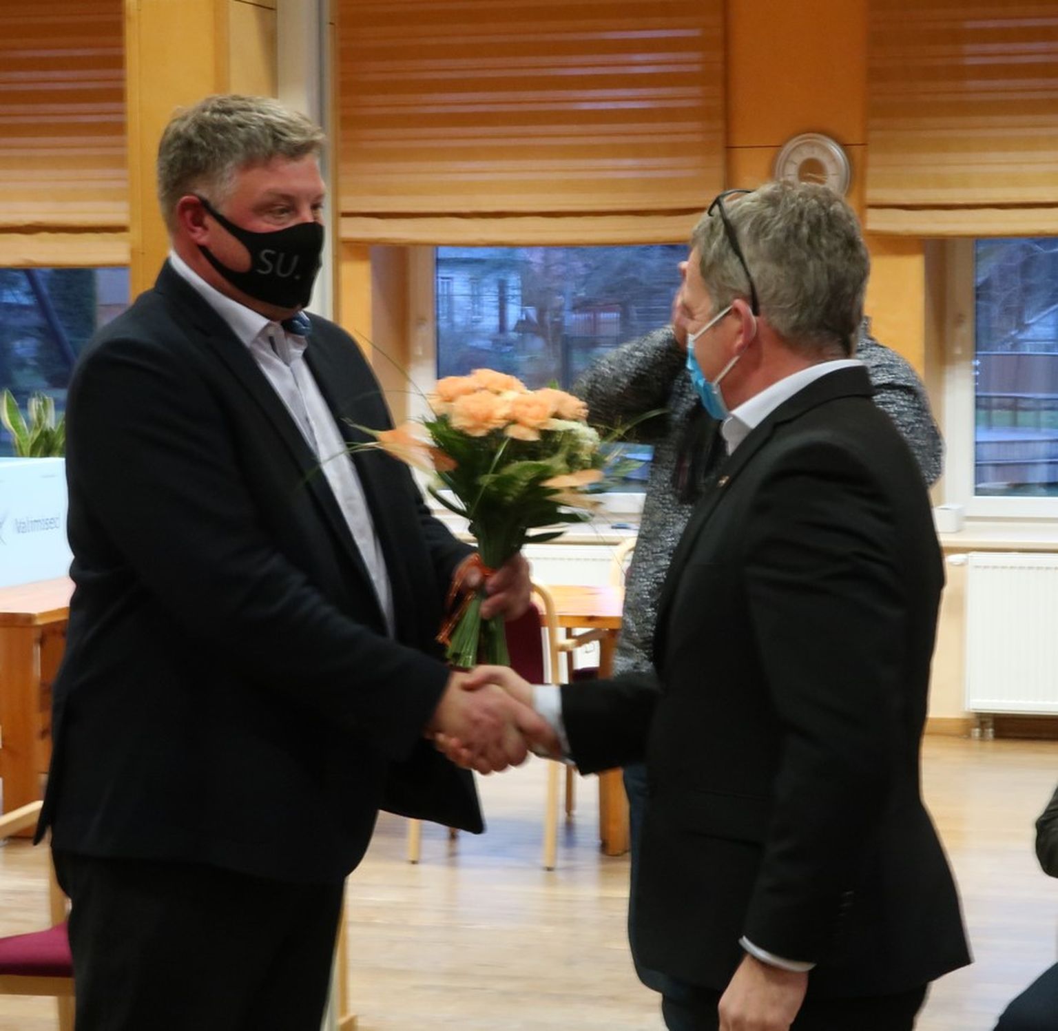 Setomaa valla volikogu esimees Urmas Sarja (vasakul) ja vallavanem Raul Kudre (paremal).