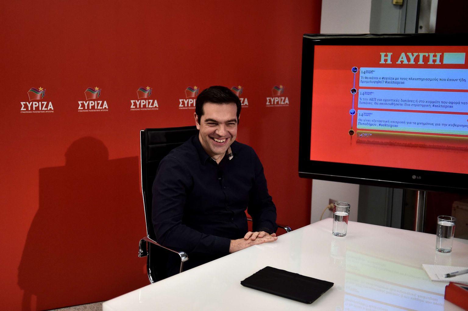 Syriza Alexis Tsipras intervjuud andmas.