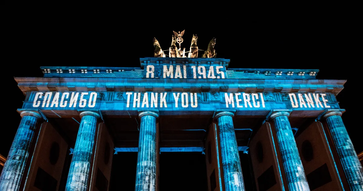Memorial Events in Capitals; Paris Parade