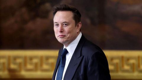 Elon Musk prvi človek z ocenjenim premoženjem 500 milijard dolarjev