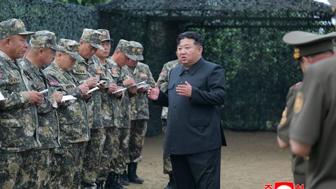 Глава Северной Кореи призвал армию быть готовой к настоящей войне