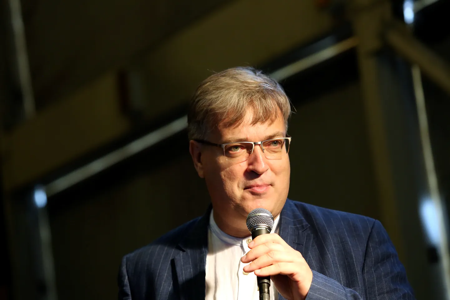 Latvijas Rakstnieku savienības priekšsēdētājs Arno Jundze piedalās preses konferencē, kurā informē par starptautisko profesionālās dzejas festivālu "Dzejas dienas 2019".