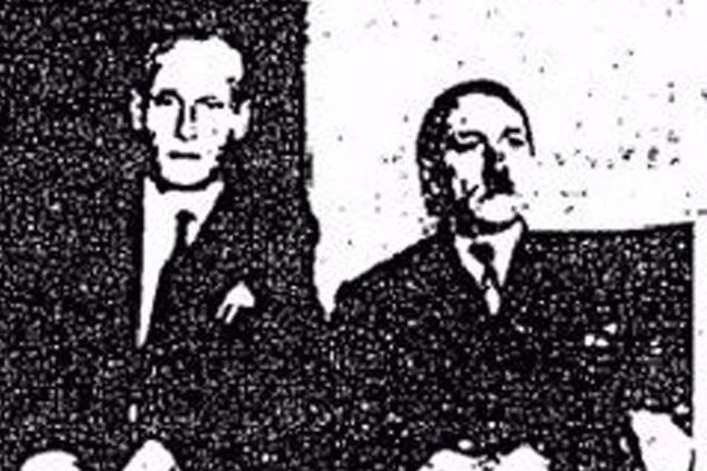 CIA arhiivis olev foto, millel on vasakul endine saksa agent Phillip Citroen ja paremal väidetavalt Adolf Hitler