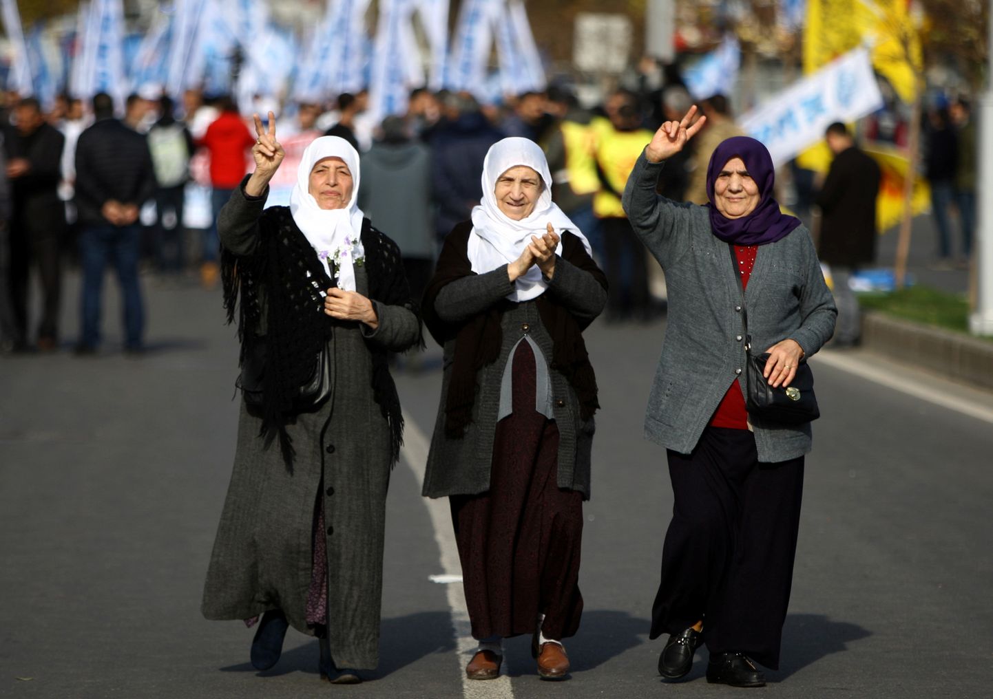 Kohalikud naised Diyarbakiri meeleavaldusel.