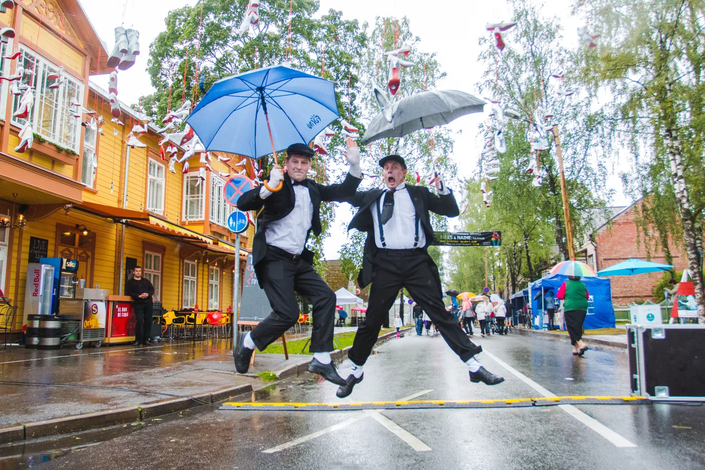 Tänavafestival Augustiunetus toob üheks õhtuks linna tänavatele, kohvikutesse ja parkidesse poolsada kultuurisündmust ja üle 70 üheõhtukohviku.