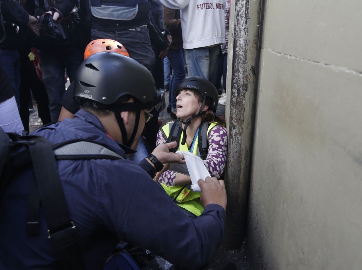 В ходе беспорядков в Сан-Паулу пострадала сотрудница CNN.