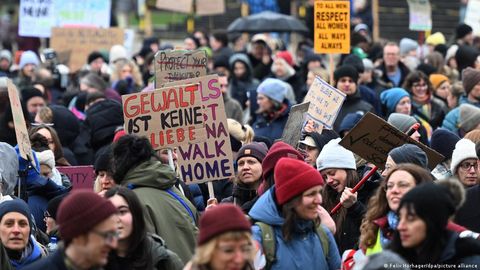 Демонстрация против цифрового насилия в Мюнхене собрала 5000 человек