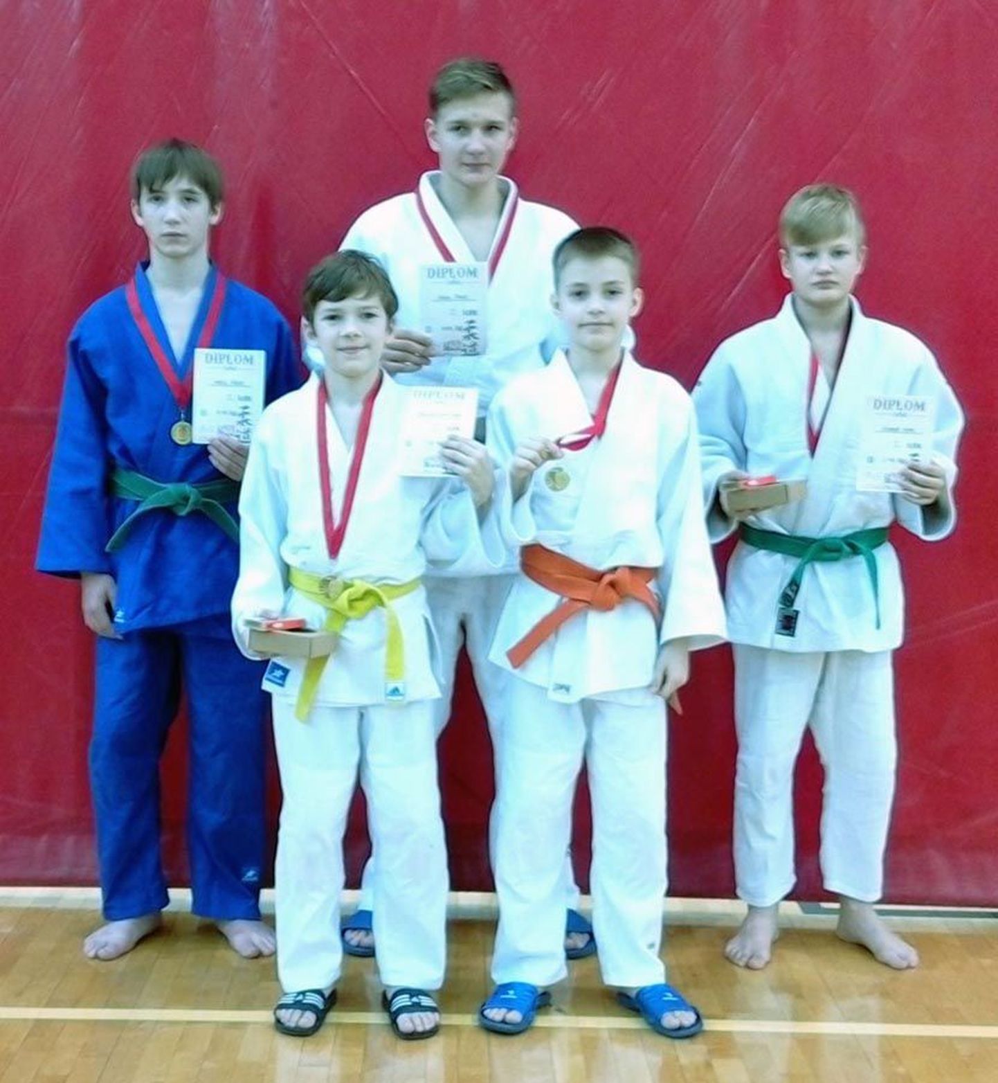 Viljandi spordikooli judokad võitsid noortesarja avaetapil viis esikohta.