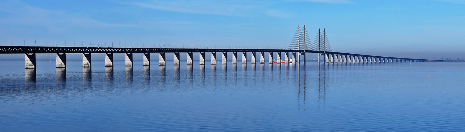 Saaremaa silla rajajatele eeskujuks oleva Sundi silla ehitus läks toonases vääringus maksma 2,6 miljardit eurot ja kestis neli aastat.
