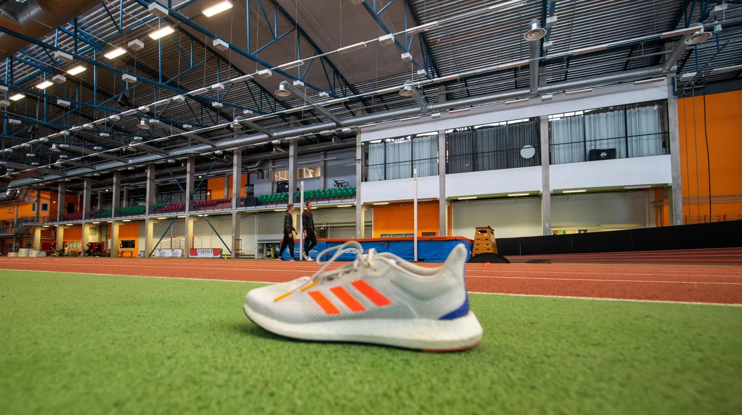 Anonüümseks jääda soovinud sportlasele kuuluv spordijalats. Foto on illustreeriv.